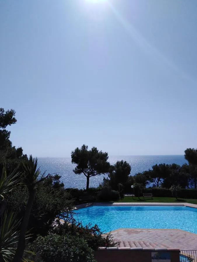 Apartment Saint-Mandrier-Sur-Mer, Ravissant T2 Vue Mer